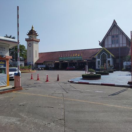 Supanich Condo Opposite The Train Station Chiangmai 치앙마이 외부 사진