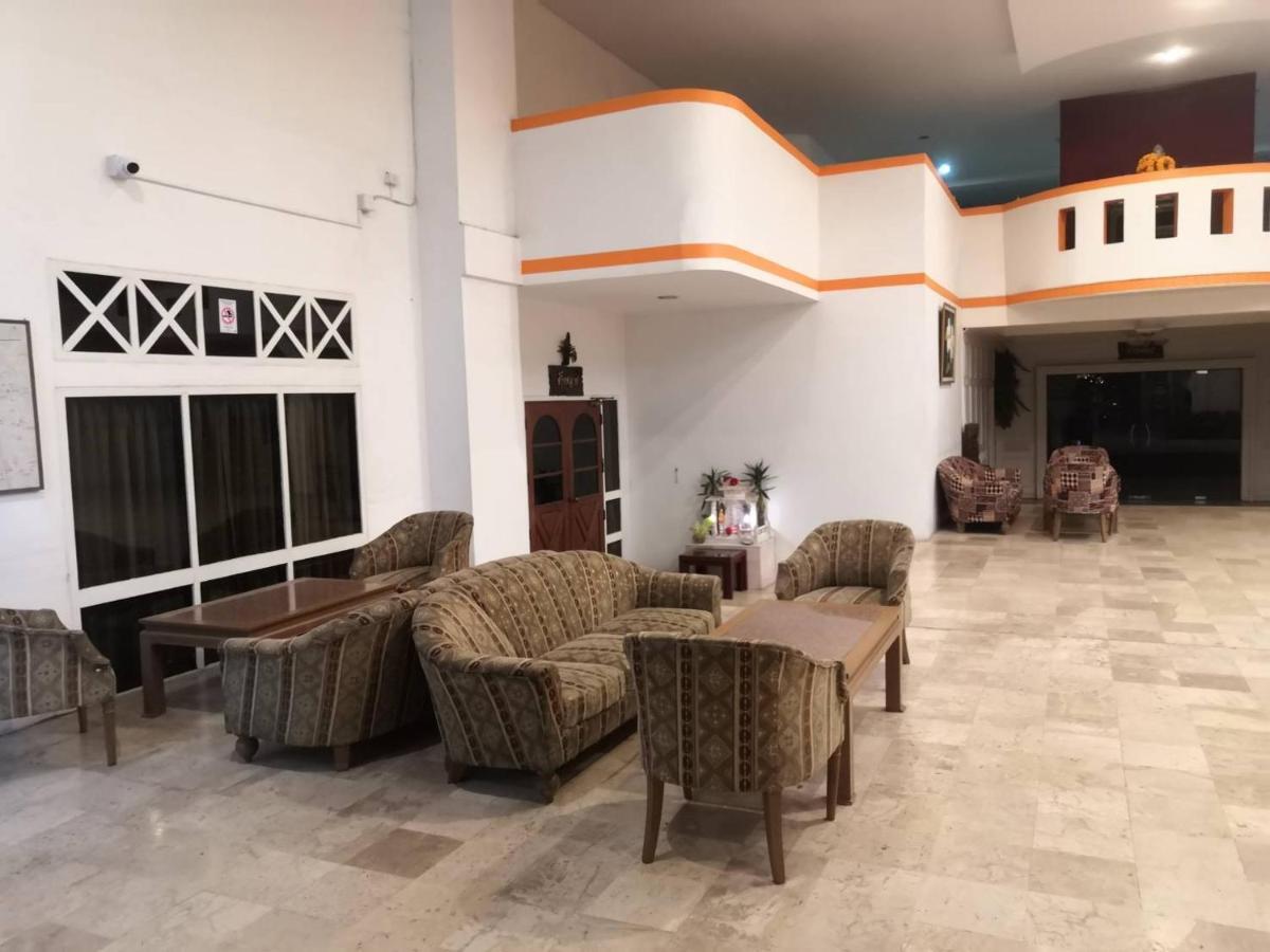 Supanich Condo Opposite The Train Station Chiangmai 치앙마이 외부 사진